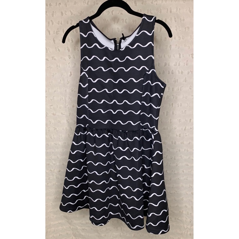 3 for $30 🌸 Divided by H&M | Scuba Skater Dress